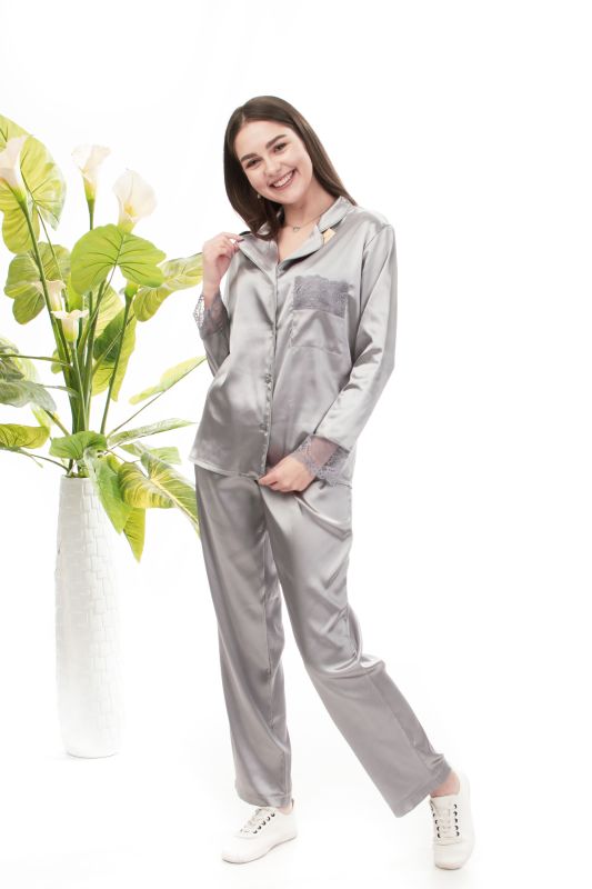 Жіночий костюм для дому. стрейч атлас, сріблястий. Serenade, модель 6007