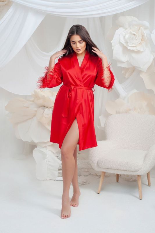Женский красный шелковый халат с перьями страуса Serenade, модель 150 (большие размеры)